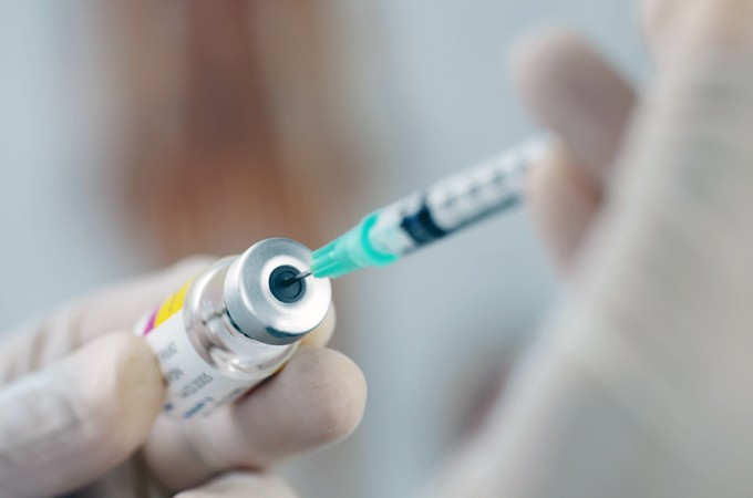 Вакцинация от гриппа в разгаре: где купить вакцину и кто прививается за полцены