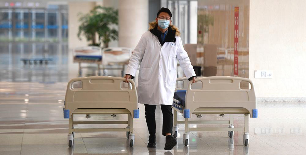 Европу охватывает растущая волна гриппа и есть первая смерть от коронавируса