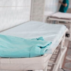 Третья смерть от коронавируса в Украине: предварительно у женщины диагностировали грипп