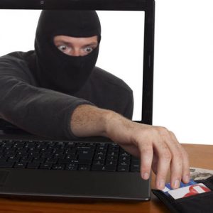Власти Великобритании борются с ростом онлайн-мошенничества 