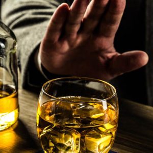 Алкоголь не защитит от коронавируса: ВОЗ призывает отказаться от спиртного во время пандемии