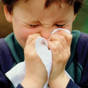 Врач рассказала, как определить у ребенка первые признаки вирусных инфекций дыхательных путей