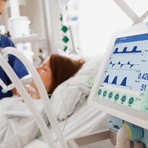 Из-за коронавируса 43 украинца подключены к аппарату искусственной вентиляции легких
