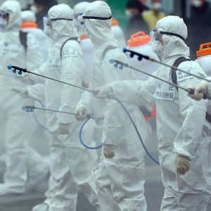 Ученые опасаются второй волны эпидемии в Китае после снятия карантина