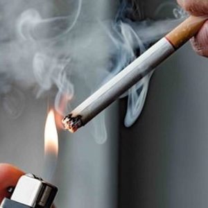 Одинокие люди курят больше – исследование