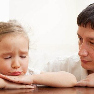 Сочувственное слушание поможет ребенку справиться с эмоциями во время пандемии