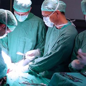 Ученые советуют хирургам заменить антисептик