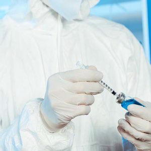 Китай начал применять вакцину от коронавируса до окончания клинический испытаний