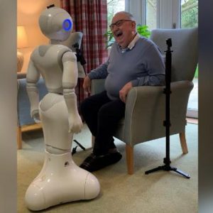 Говорящие роботы будут бороться с одиночеством пожилых людей