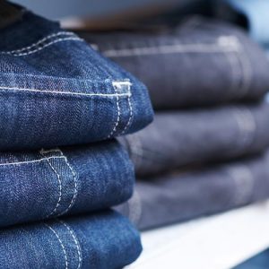 Ученые призывают реже стирать джинсы