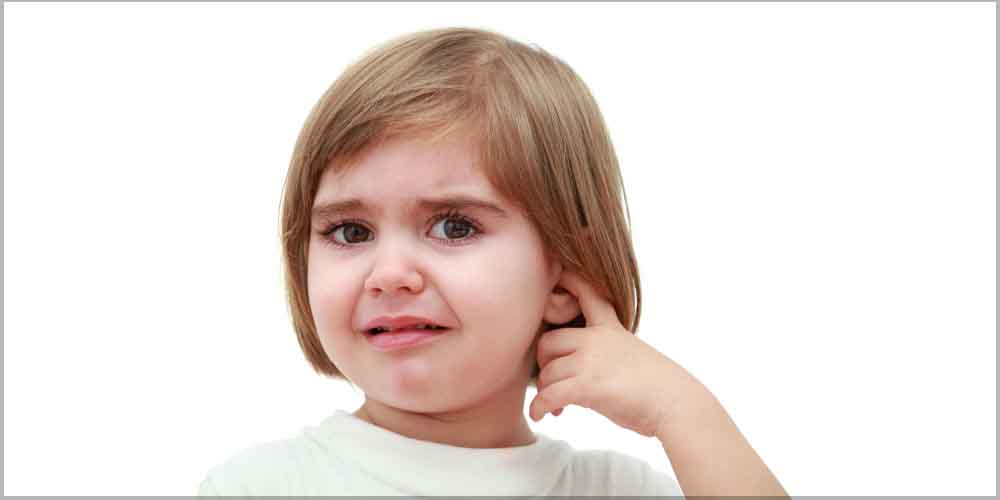 ГРВІ та біль у вухах: як допомогти дитині