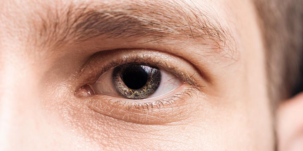 Коронавирус, похоже, не попадает в организм через роговицу глаза