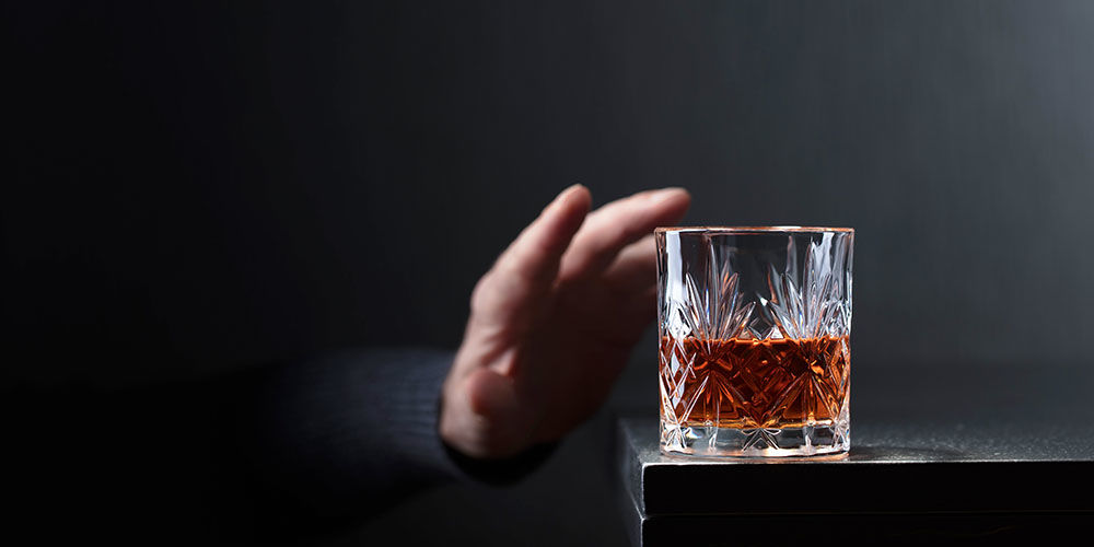 Ученые обнаружили не только увеличение употребления алкоголя во время пандемии, но и склонность к запоям