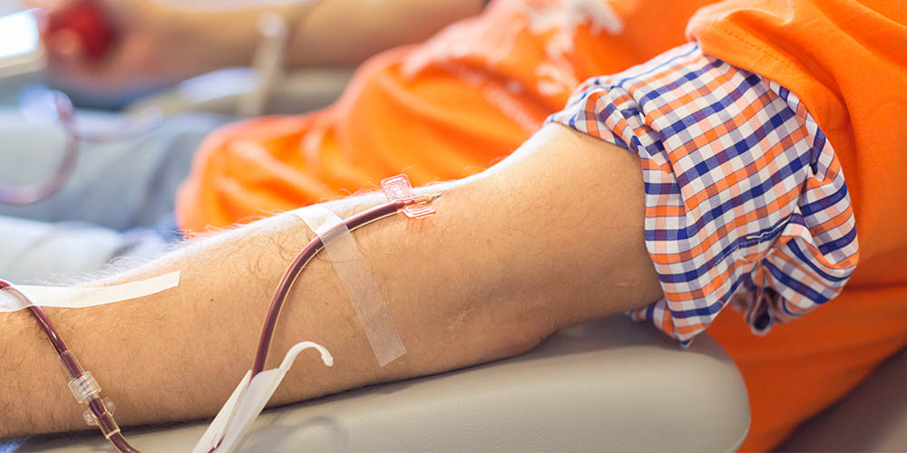 В Великобритании геям и бисексуалам разрешили сдавать кровь на донорство