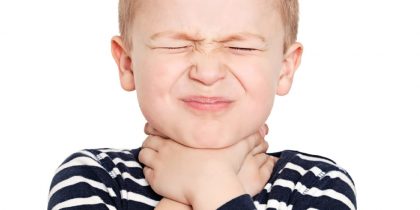 Трахеит при простуде у ребенка: как не позволить вирусу спуститься в легкие?