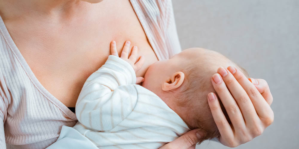 Грудное молоко может защитить младенцев от коронавируса