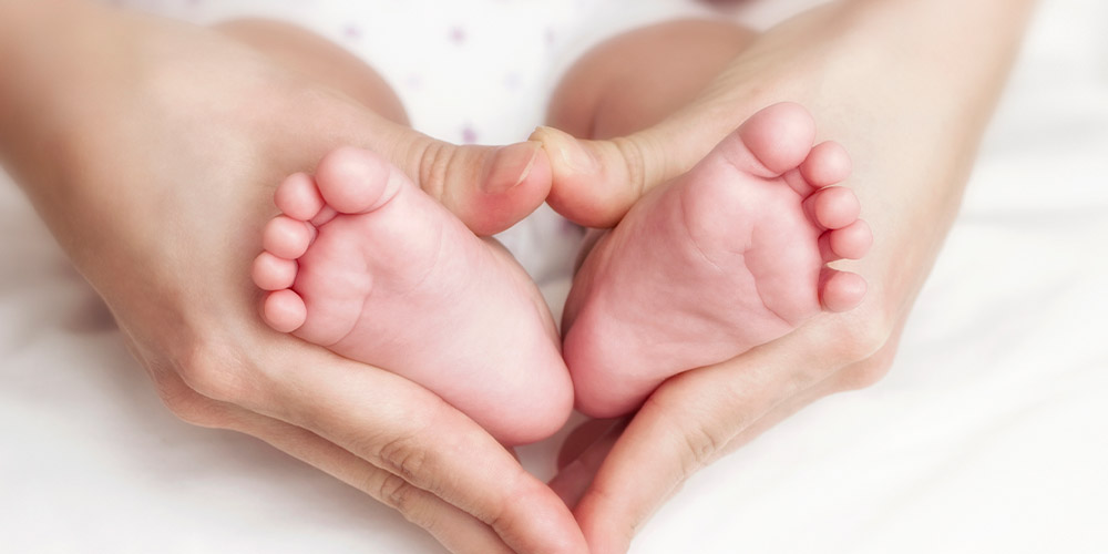 Во Франции впервые родился первый ребенок после трансплантации матки