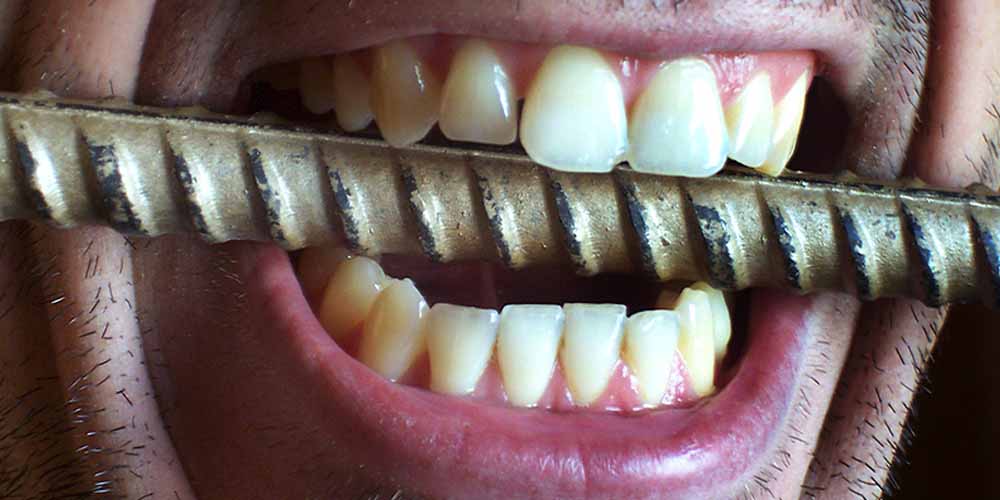 Растущая зависимость от смартфона может стать причиной скрежета зубов