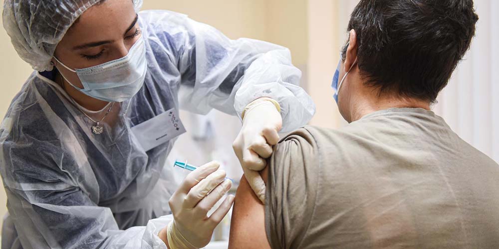 Ученые проверяют эффективность смешивания вакцин от коронавируса
