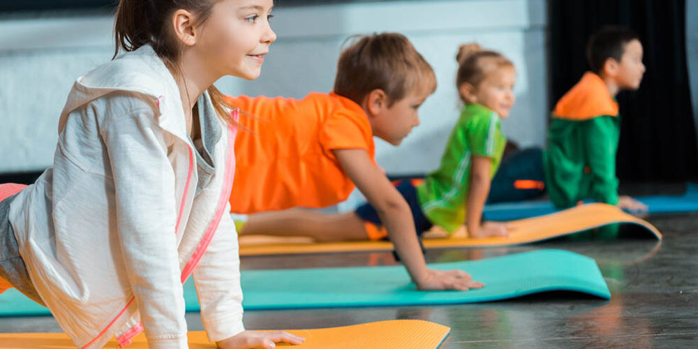 Йога положительно влияет на поведение детей с СДВГ