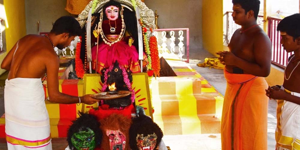 В Индии молятся богиням коронавируса, чтобы они спасли страну от заболевания