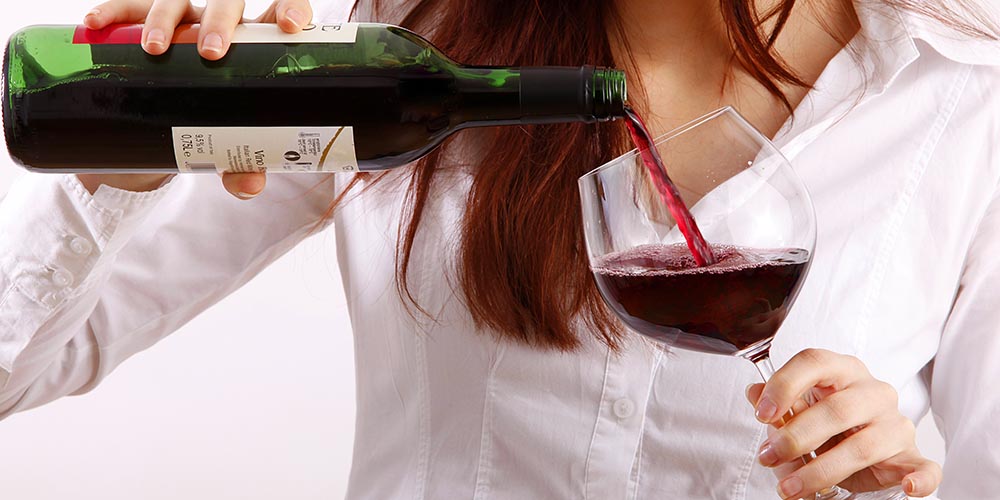 За последние годы женщины стали пить больше алкоголя