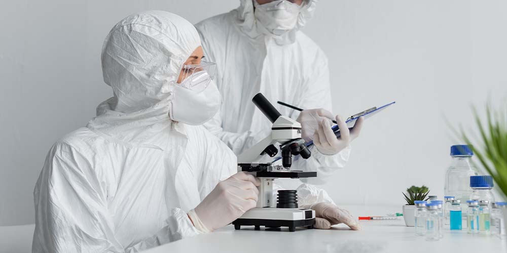 Как ученые исследуют опасные вирусы в лаборатории