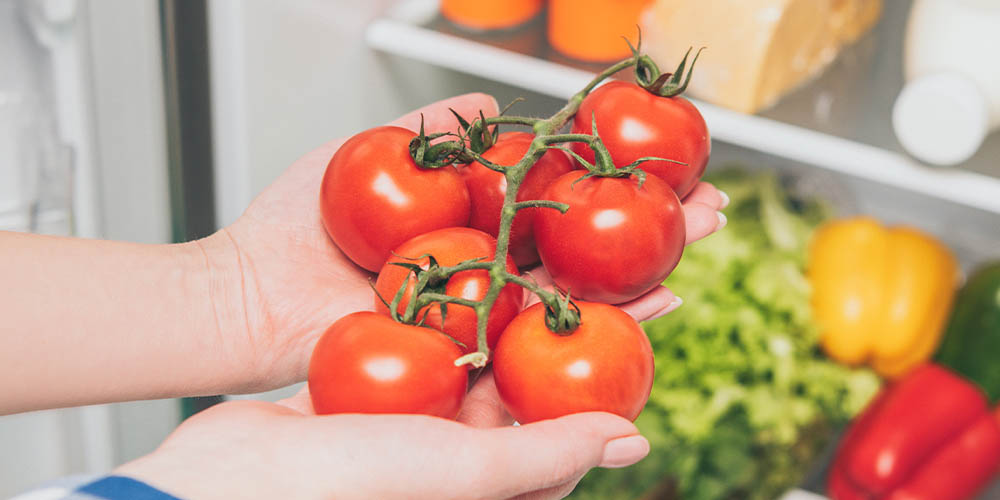 По мнению диетологов, обычные томаты – это идеальная летняя еда