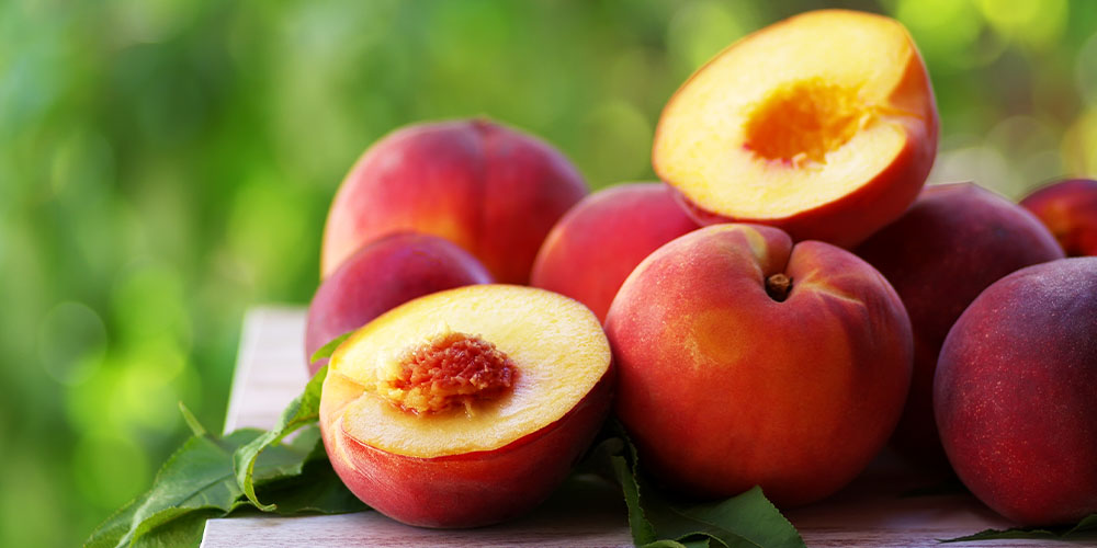 Персики нормализуют процесс пищеварения и поддерживают здоровое кровяное давление