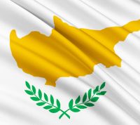 На Кипре маски и COVID-паспорта обязали носить даже 6-летних детей