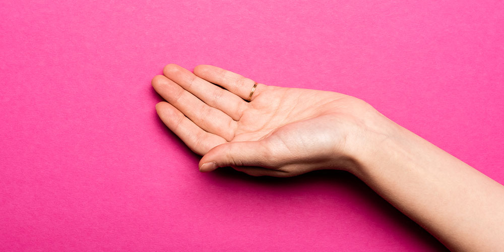 Женщины, у которых указательный палец короче безымянного – сильнее: исследование